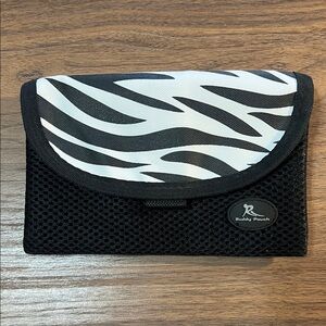 Running Buddy Pouch Black Zebra Magnetic Waist Bag